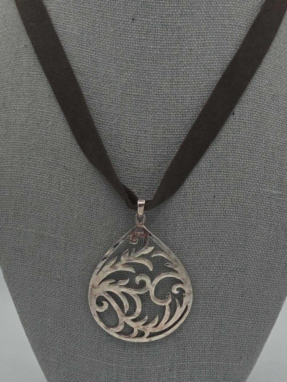 5 for $25! J. Jill Silver Tone Filigree Teardrop Pendant Necklace Brown Cord